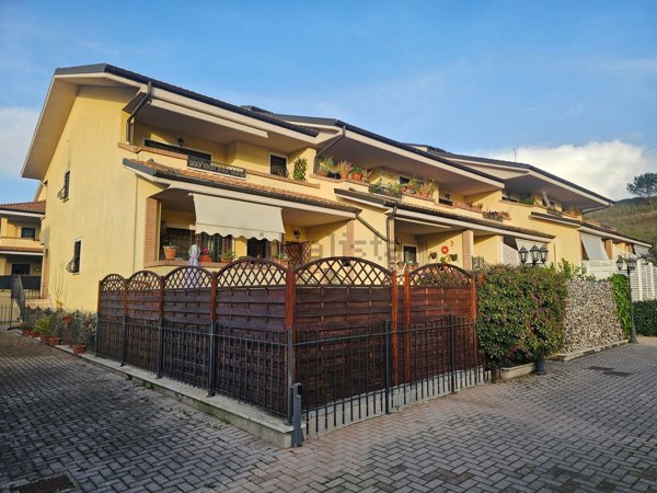 casa indipendente in vendita a Roma in zona Casalotti