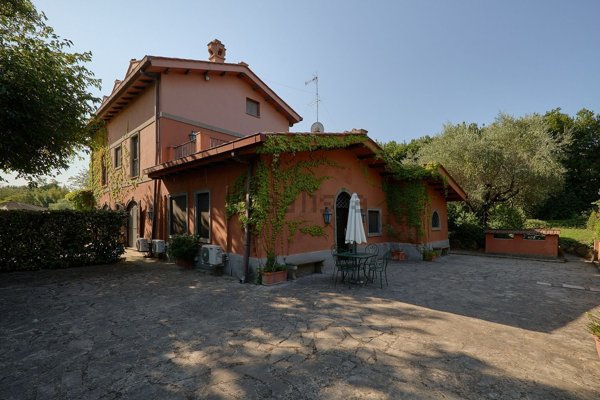appartamento in vendita a Roma in zona Mostacciano