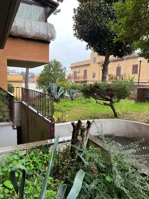 ufficio in vendita a Roma in zona La Pisana