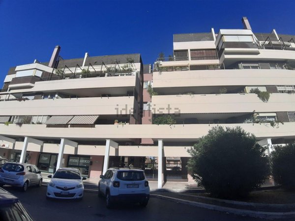 appartamento in vendita a Roma in zona Appio Pignatelli