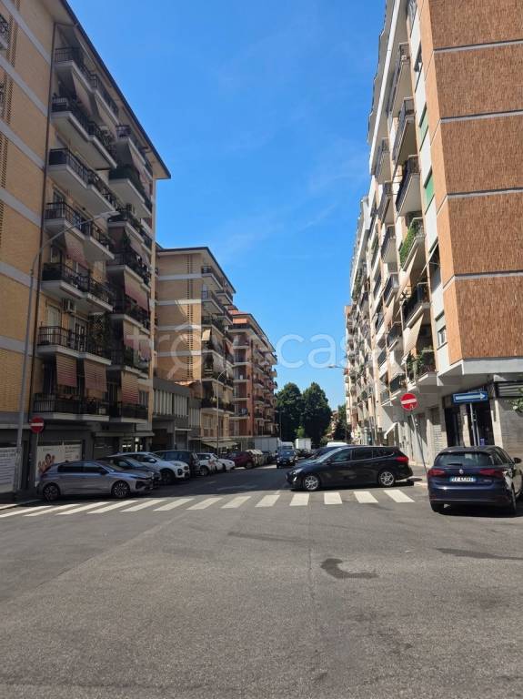 appartamento in vendita a Roma in zona Appio Latino