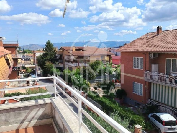 appartamento in vendita a Roma in zona Finocchio