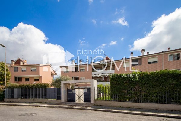 appartamento in vendita a Roma in zona Portuense