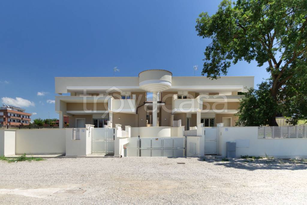 casa indipendente in vendita a Roma