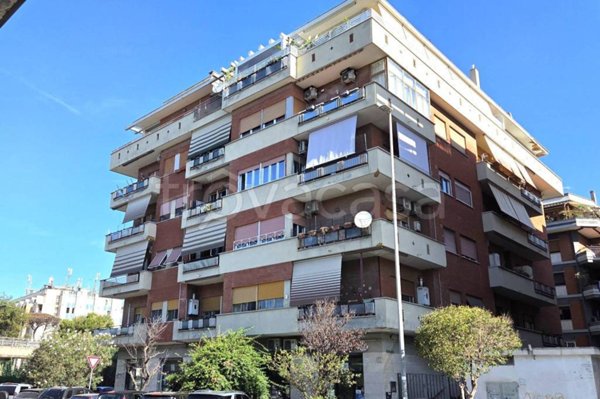 locale di sgombero in vendita a Roma in zona Ostia