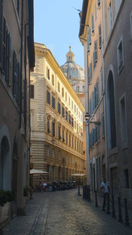 appartamento in vendita a Roma in zona Parione/Sant'Eustachio