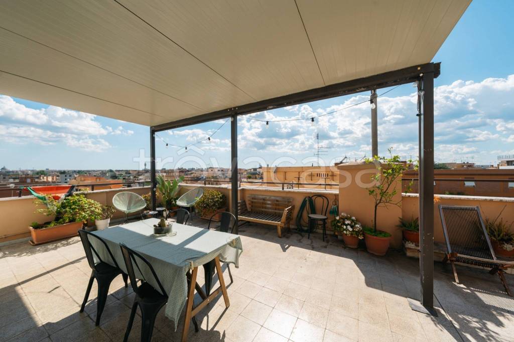 appartamento in vendita a Roma in zona Prenestino-Centocelle