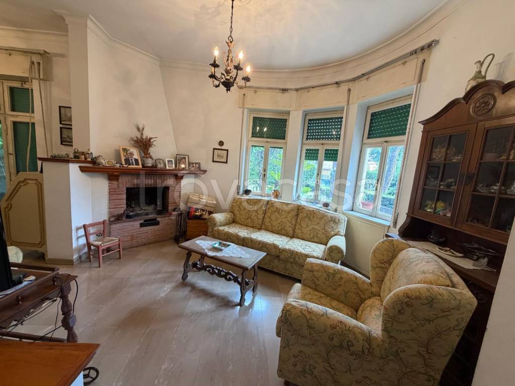 appartamento in vendita a Roma in zona Casal Monastero
