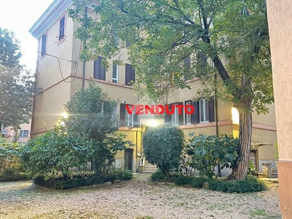 appartamento in vendita a Roma in zona Appio Latino