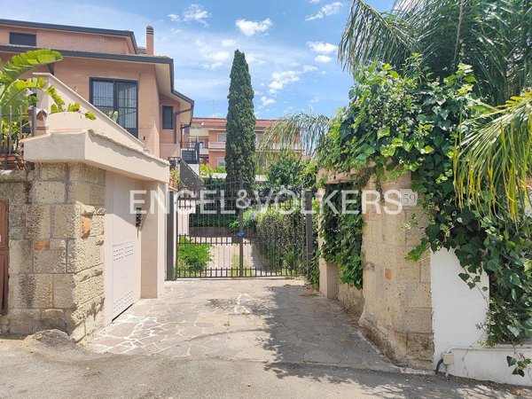 appartamento in vendita a Roma in zona Tre Pini - Poggio dei Fiori