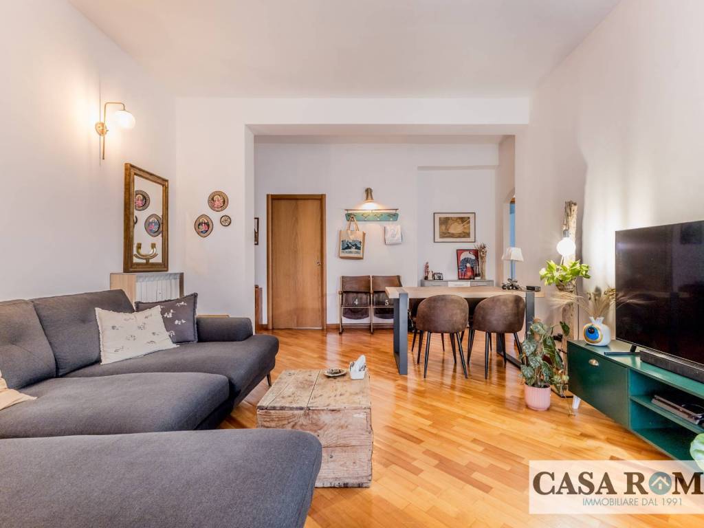appartamento in vendita a Roma in zona Ostiense
