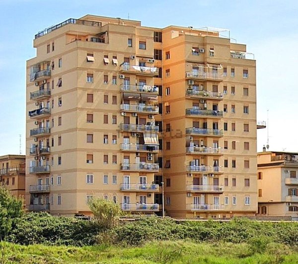 appartamento in vendita a Roma in zona Torre Angela