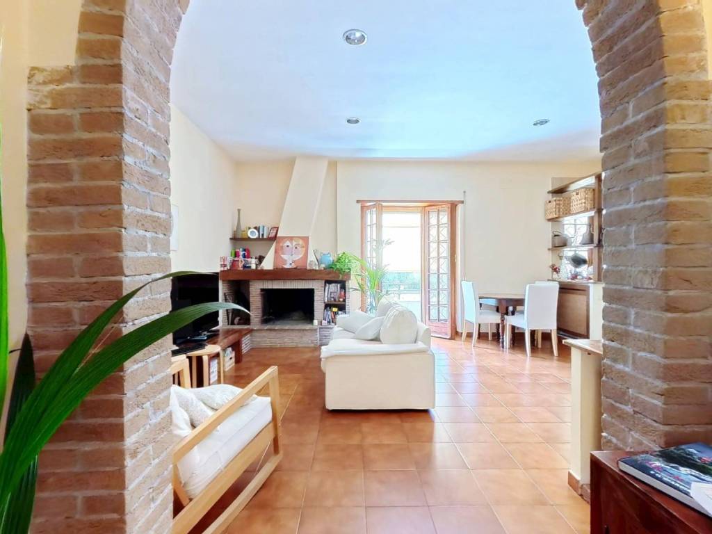 appartamento in vendita a Roma in zona Selva Candida