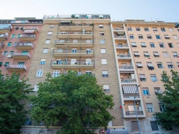 appartamento in vendita a Roma in zona Tuscolano