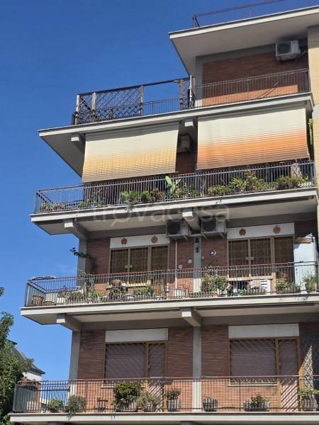 appartamento in vendita a Roma in zona Ardeatino