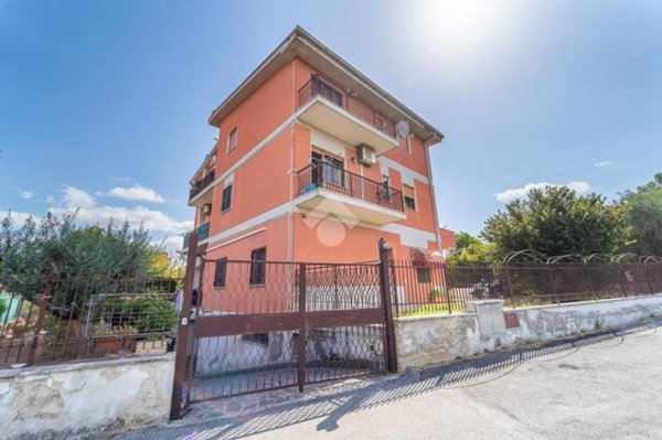 appartamento in vendita a Roma in zona Casal Morena