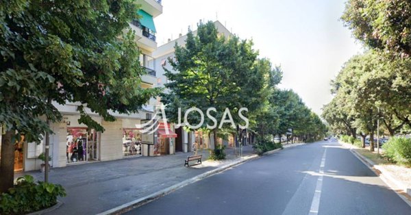negozio in vendita a Roma in zona Gianicolense