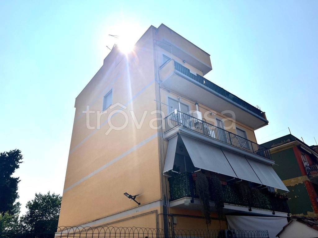 appartamento in vendita a Roma in zona Tor Bella Monaca