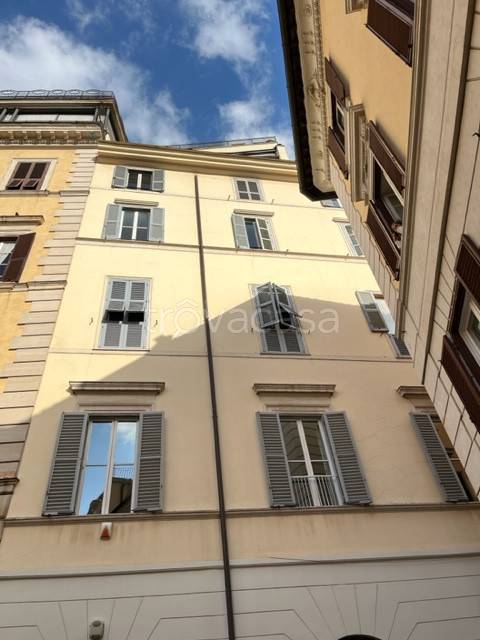 appartamento in vendita a Roma in zona Rione Regola