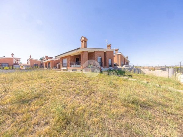 casa indipendente in vendita a Roma in zona Castelverde