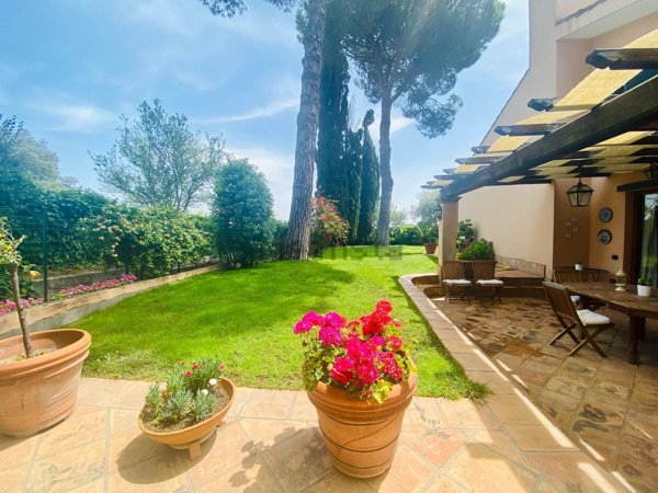 casa indipendente in vendita a Roma in zona Olgiata