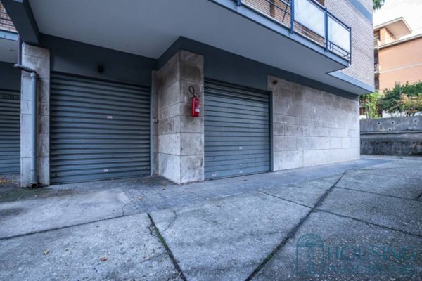 box auto in vendita a Roma in zona Portuense