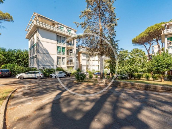 appartamento in vendita a Roma in zona Tomba di Nerone