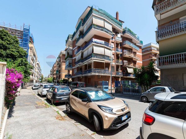 appartamento in vendita a Roma in zona Ostia