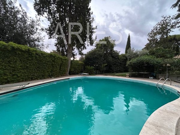casa indipendente in vendita a Roma in zona EUR