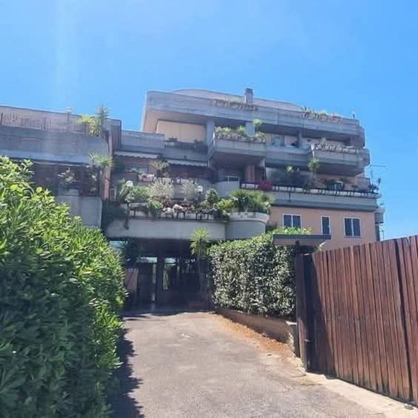 appartamento in vendita a Roma in zona Borghesiana