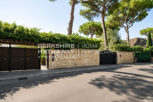 casa indipendente in vendita a Roma in zona EUR