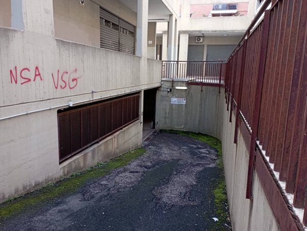 box auto in vendita a Roma in zona Casal Palocco