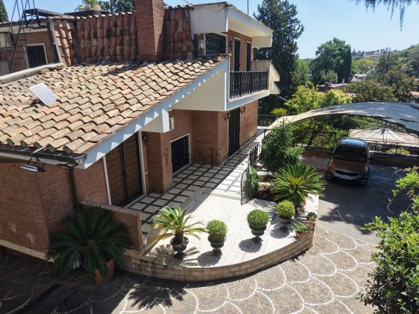 casa indipendente in vendita a Roma in zona EUR
