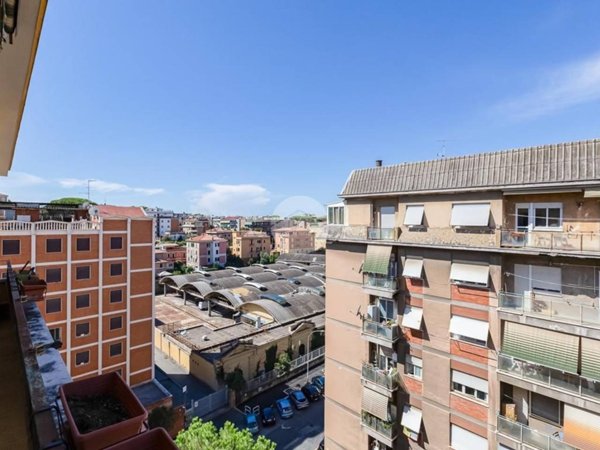 appartamento in vendita a Roma in zona Ostiense