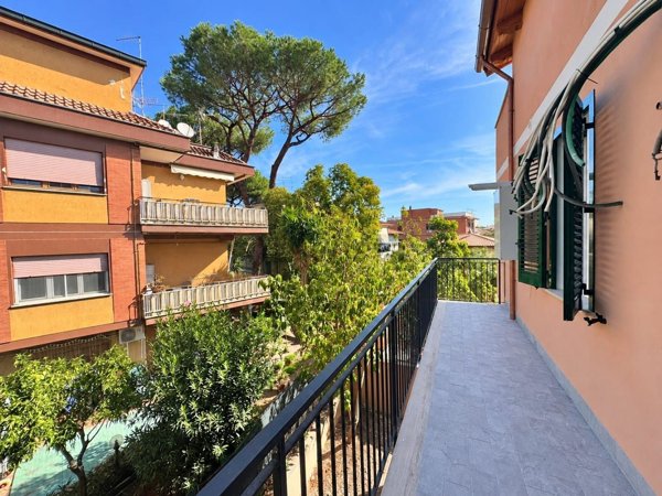 appartamento in vendita a Roma in zona Appio Pignatelli