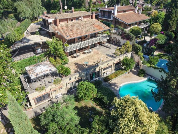 casa indipendente in vendita a Roma in zona EUR