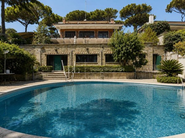 casa indipendente in vendita a Roma in zona EUR