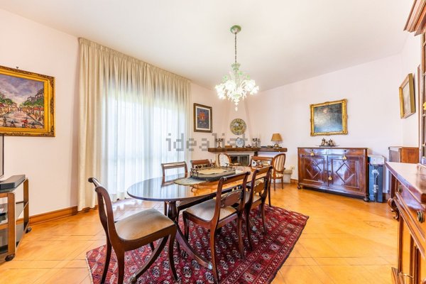 casa indipendente in vendita a Roma in zona EUR