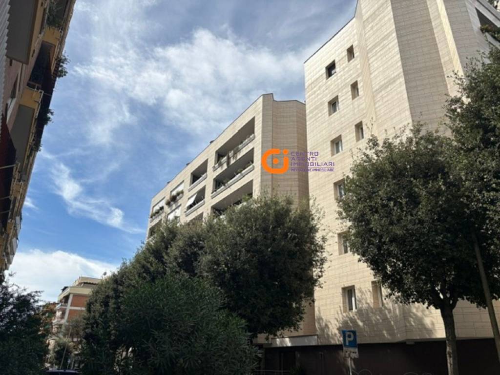 appartamento in vendita a Roma in zona Ostia