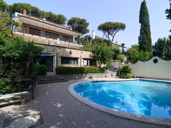 casa indipendente in vendita a Roma in zona EUR
