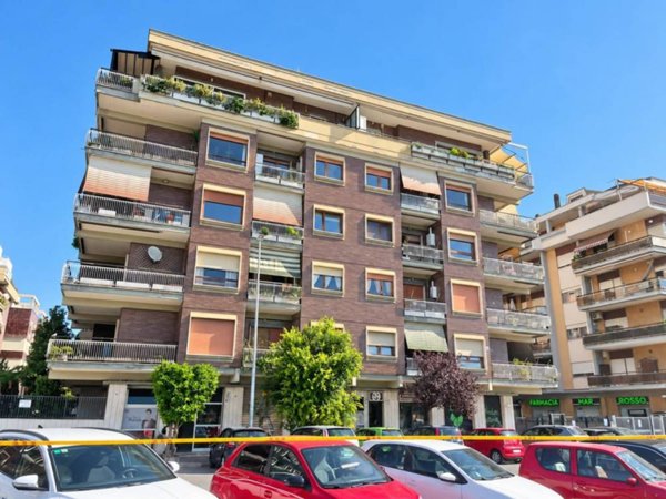 box auto in vendita a Roma in zona Ostia
