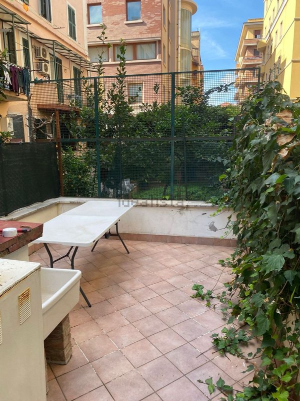 appartamento in vendita a Roma in zona Nomentano