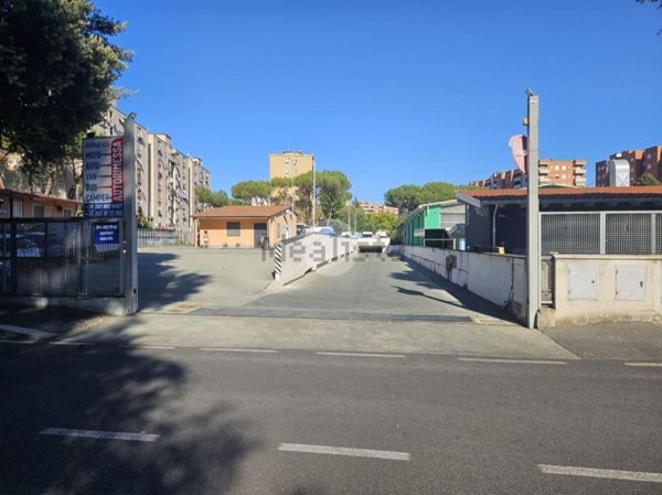 box auto in vendita a Roma in zona Collatino