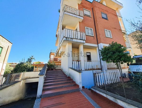 appartamento in vendita a Roma in zona Finocchio
