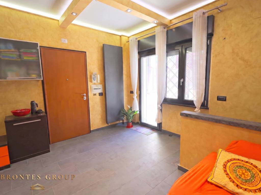 appartamento in vendita a Roma in zona Appio Claudio