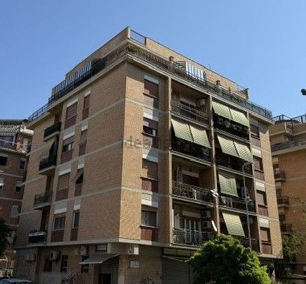 appartamento in vendita a Roma in zona Ostia