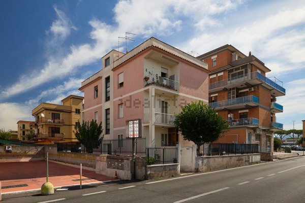 appartamento in vendita a Roma in zona Tor Bella Monaca