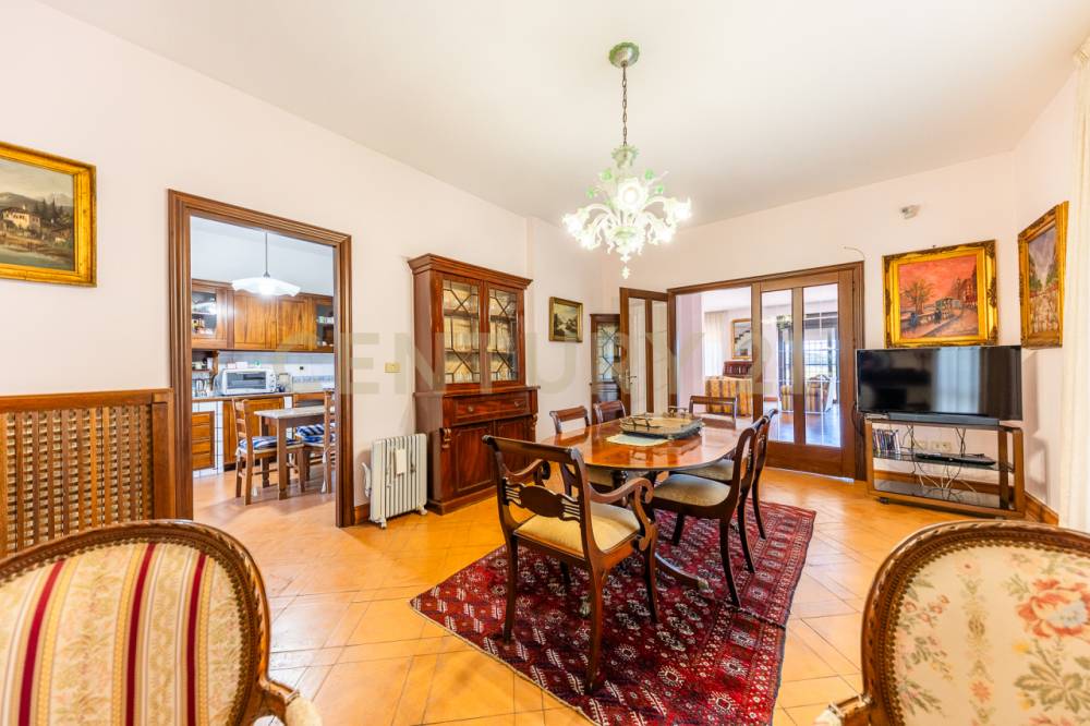 casa indipendente in vendita a Roma in zona EUR