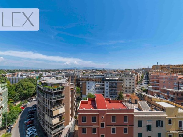appartamento in vendita a Roma in zona Nomentano