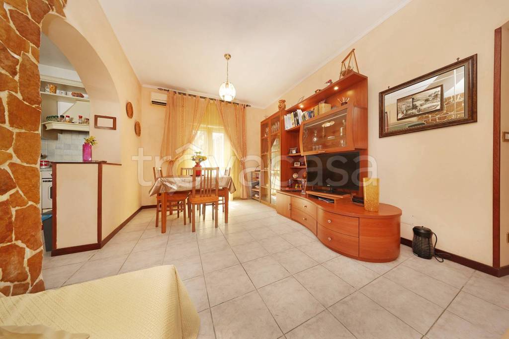 appartamento in vendita a Roma in zona Vitinia